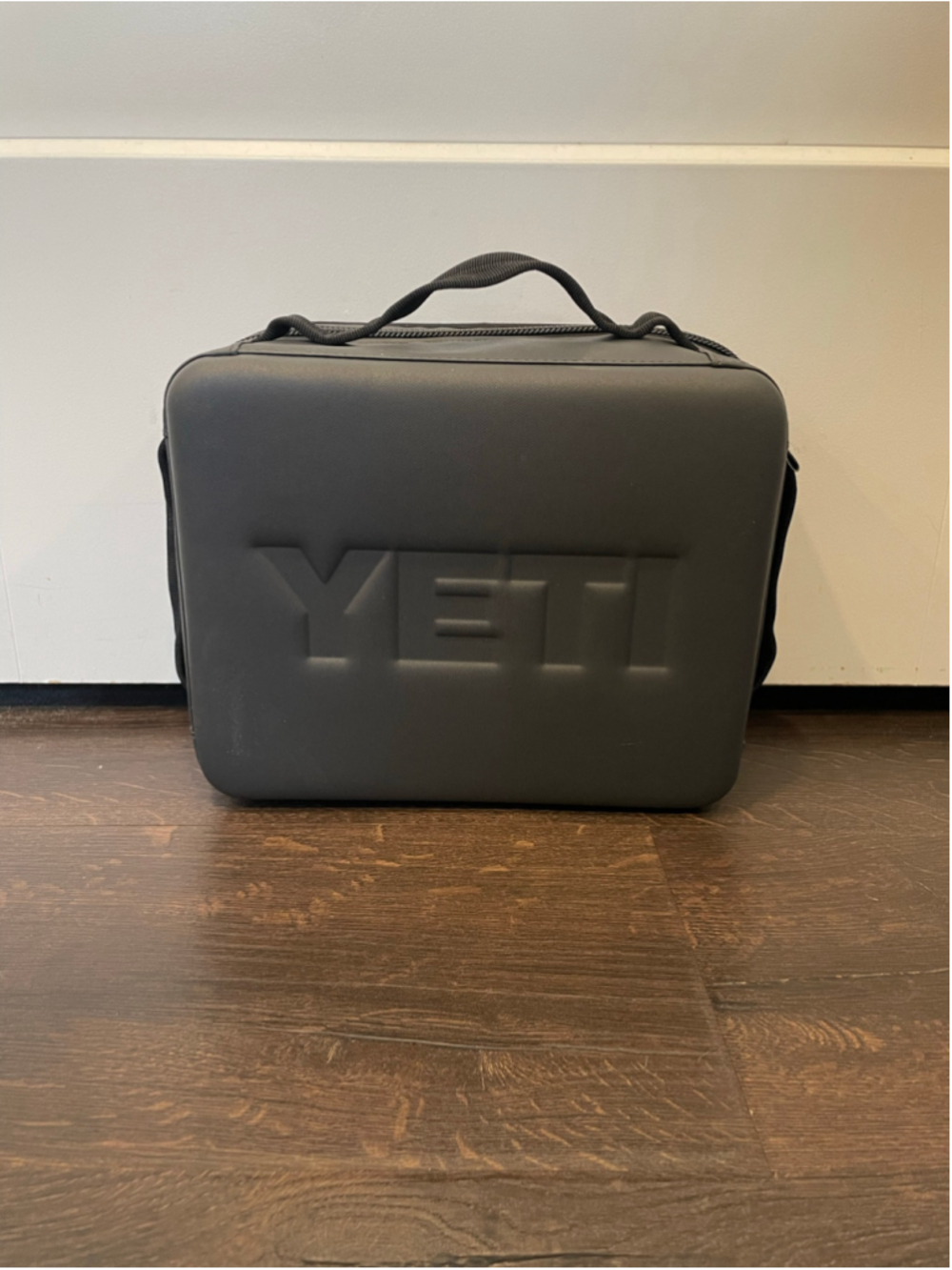 YETI Daytrip Lunch Box Black Insulated Lunch Bag Soft Cooler, Handel Zipper Lid
